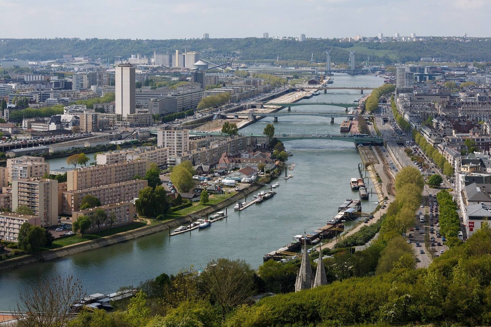 La Seine traversant Rouen vue depuis la côte Sainte-Catherine